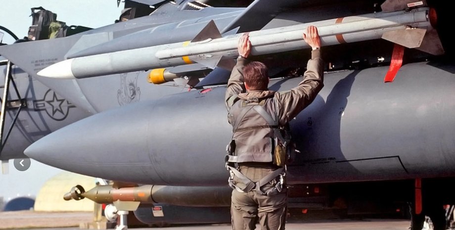 AMRAAM, ракета AMRAAM, ракета для ПВО, ракета NASAMS, Швеция военная помощь