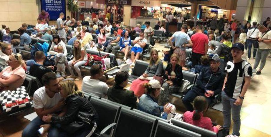 Туристы в аэропорту Шарм-эль-Шейха/Фото: Facebook/Варта 1