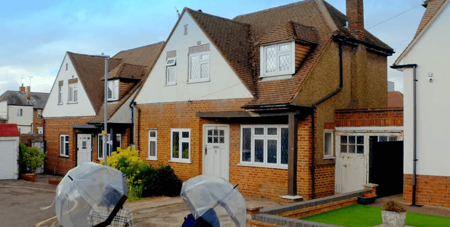 Жінка отримала будинок від невідомого родича, будинок, нерухомість, курйози, спадщина, житло, розкішний будинок, ремонт