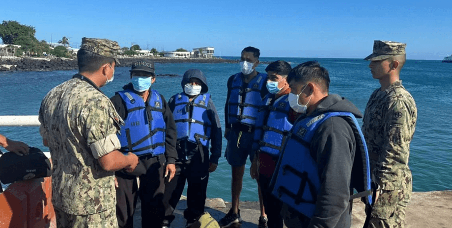 Рыбаки, рыбаки провели в море 55 дней, выжили в море, в море почти два месяца, выжить в море, что есть в открытом море