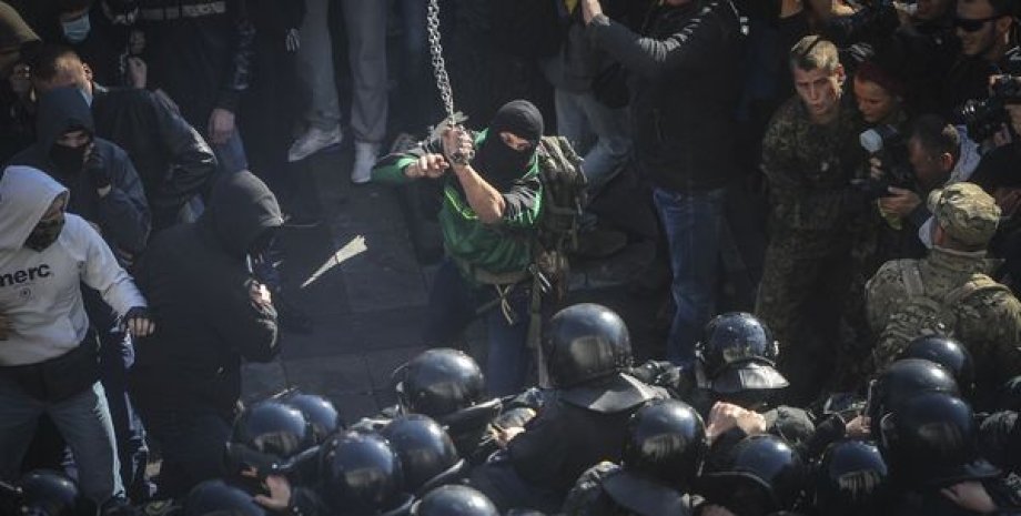 Столкновения у Верховной Рады / Фото: Украинская правда