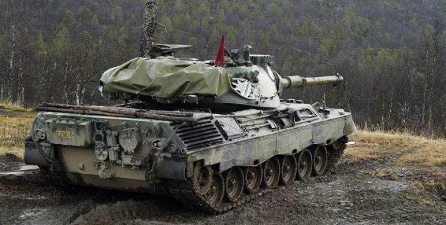 Надання Україні танків
