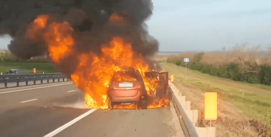 Изображение автомобиля российского депутата, который взорвали в Украине
