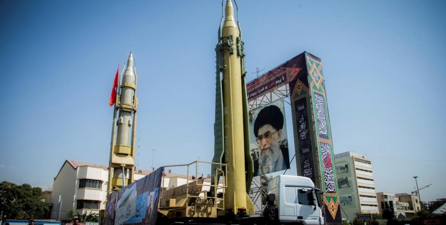 США и европейские союзники несколько раз осужлали иранскую программу обогащения урана