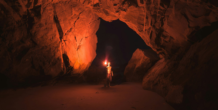 пещера, человек, исследователь, фонарь