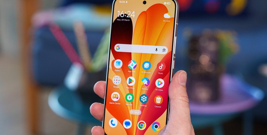 Poco X8 Pro Max Poco X8 Pro Max телефон у руці