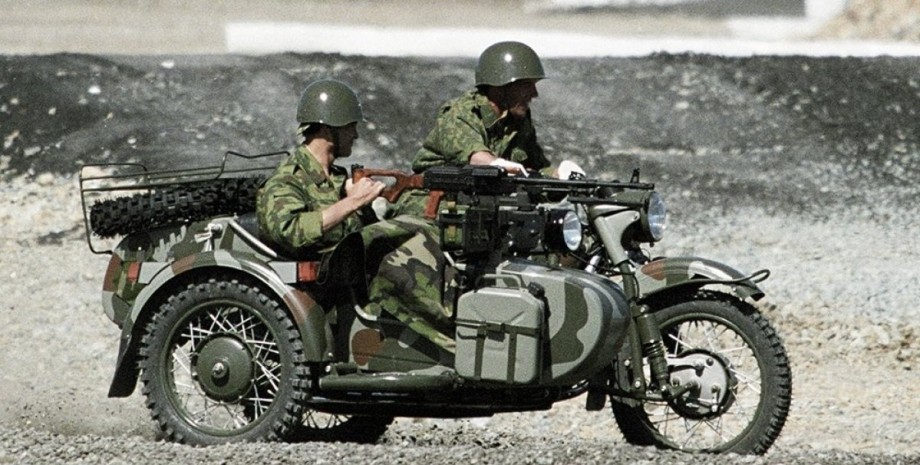 Военные ВС РФ на мотоцикле Военные ВС РФ на мотоцикле
