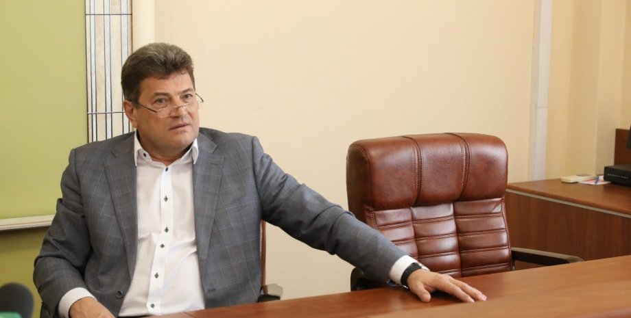 Депутаты Запорожского горсовета поддержали отставку мэра Владимира Буряка