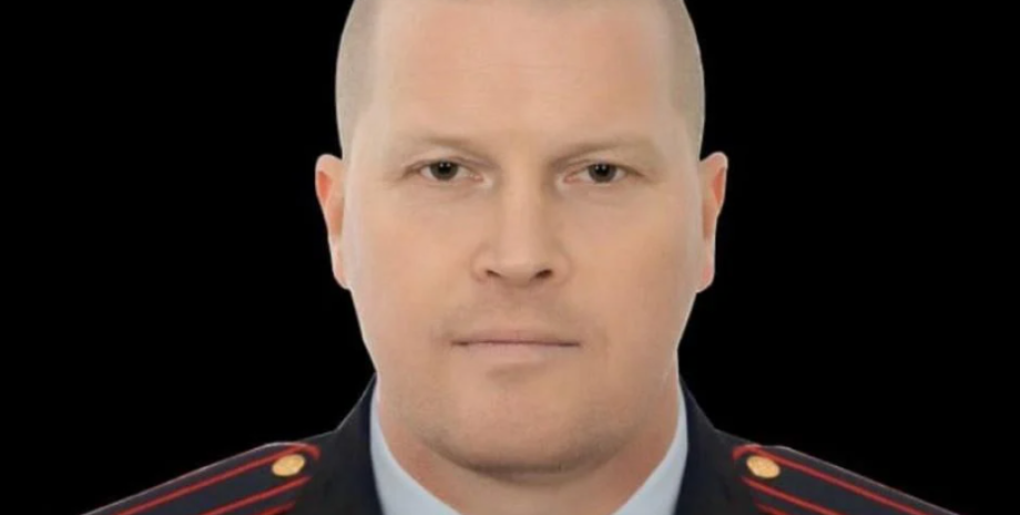 Roman Maksimenko, der auf der Krim auf der Polizei arbeitete, zog an die Seite d...
