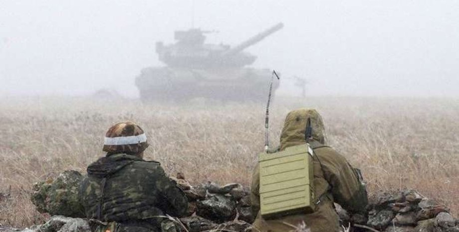 Танки боевиков вблизи Мариуполя / Фото: ukrainianwall.com