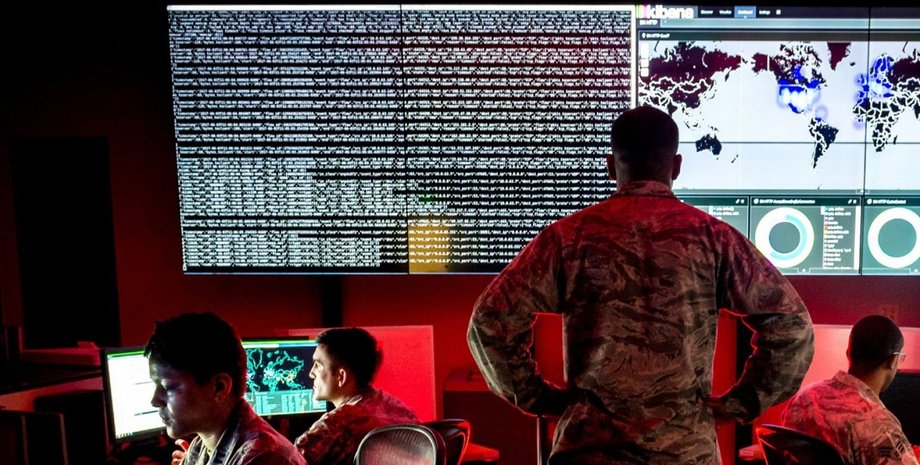 військові, кібератака