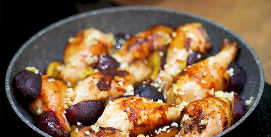 Курица со сливами, курица рецепт, блюда со сливами, рецепт со сливами