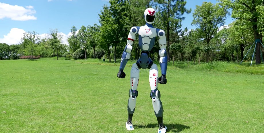 Гуманоїдний робот Unitree R1