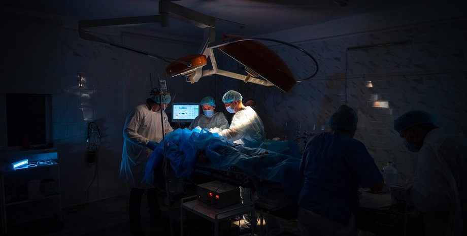 Работа украинских больниц во время отключения света