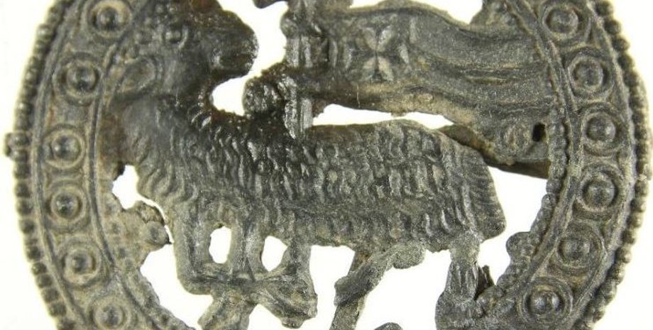 Средневековье, находка, артефакт, религия, ритуал, археология, проект, древности, металлоискатель, исследования, история, наука, ученые, коллекция, раскопки, сотрудничество