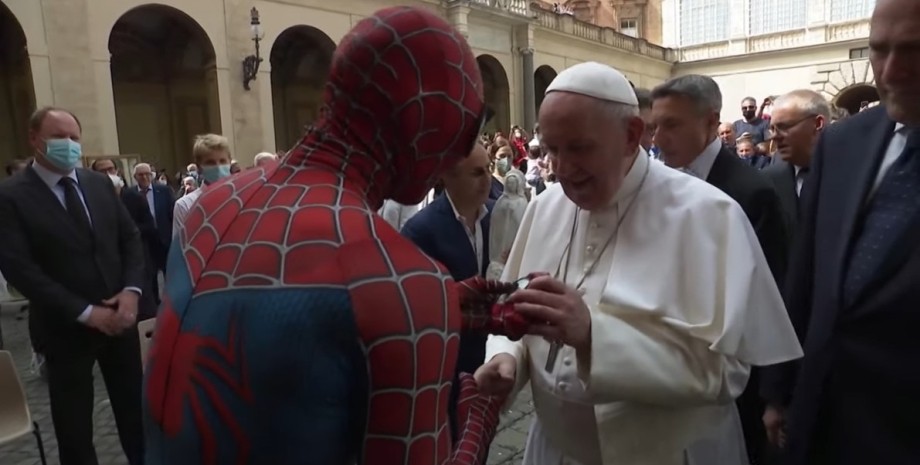 Папа Римский, Человек-паук