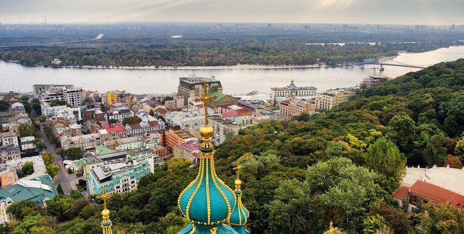 Вид на Подол и левый берег Днепра, Киев / Фото: Skyandmethod.com