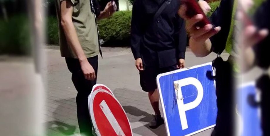 дорожні знаки, чернігів, крадіжка дорожніх знаків