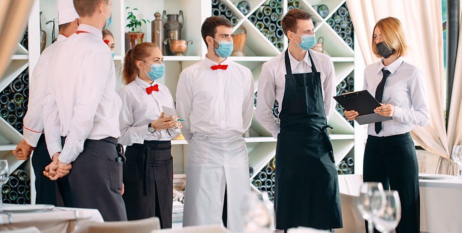рестораторы, карантин, ресторанный бизнес, официанты в масках