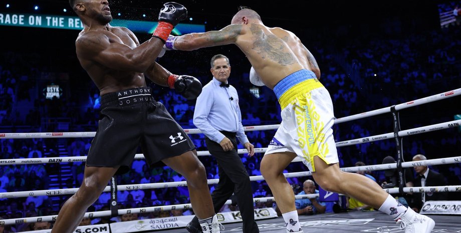 Александр Усик с чемпионскими поясами, бой Усика с Джошуа, бой-реванш, Усик чемпион мира, Энтони Джошуа
