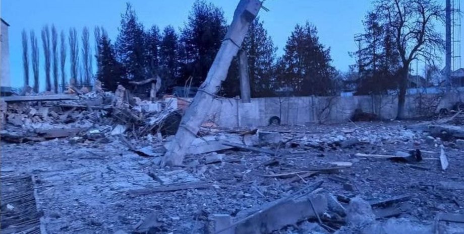 руйнування після обстрілу В Україні кількість загиблих і поранених цивільних через бомбардування зросла у 2025 році