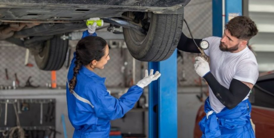 Ремонт машини, автомобільний експерт, секретний простір в автомобілі, про це мовчать механіки, дешевий ремонт машини, про це мовчать механіки