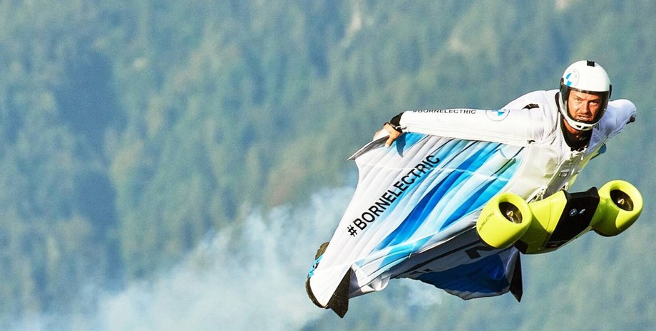 BMWI, Питер Зальцманн, электрокостюм