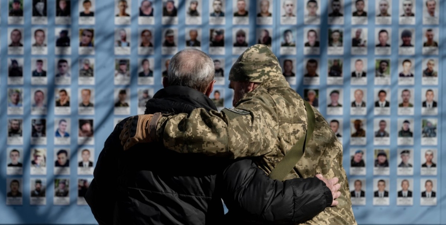 Стена памяти, Киев, погибшие, потери, война в Украине, фото