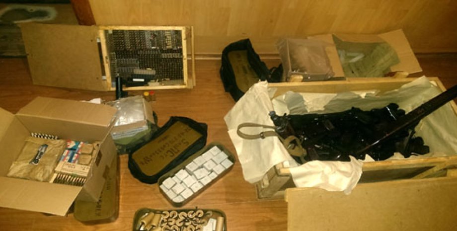 Извлеченное оружие и боеприпасы / Фото: пресс-служба МВД