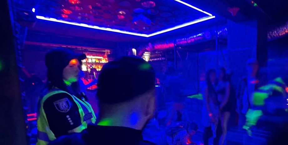 Поліція у клубі Dark Room в Києві