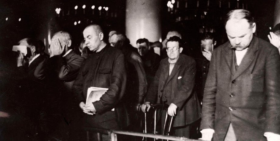 Подсудимые во время Шахтинского процесса / Фото: liveinternet.ru/users/irena_69