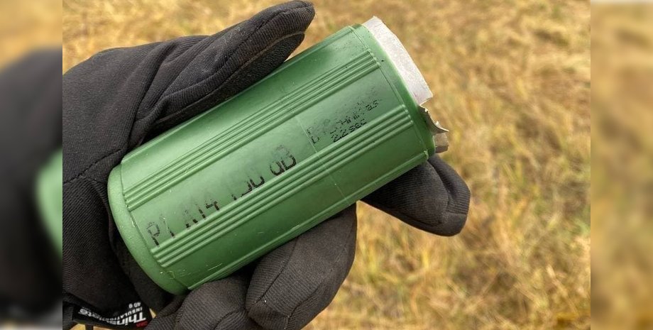 мигранты кидают гранаты белорусских силовиков