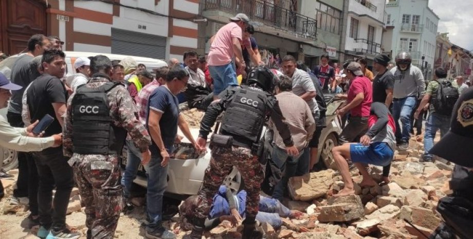 Наслідки землетрусу в Еквадорі