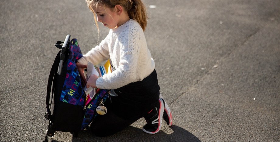 школярка, школа, учениця, рюкзак, шкільний рюкзак