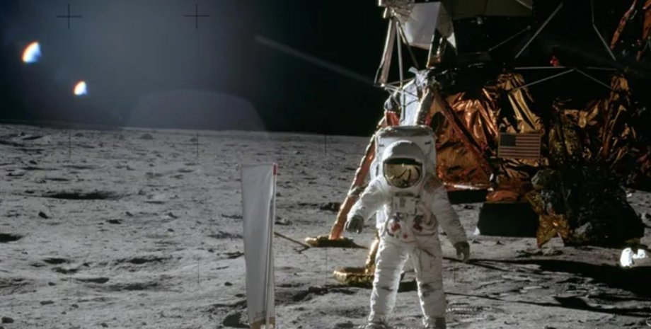 Місяць Аполлон-11