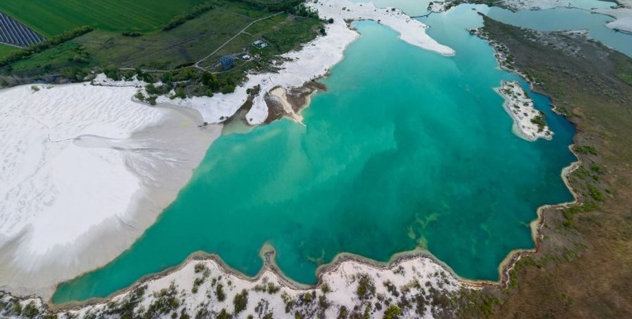 Вольногорский карьер с высоты