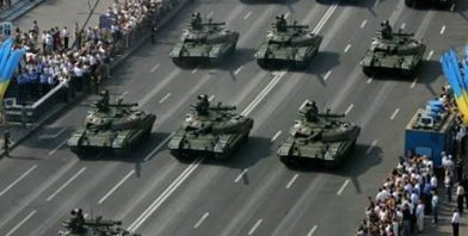 Подговка к параду на Крещатике в 2014 году / Фото: podrobnosti.ua