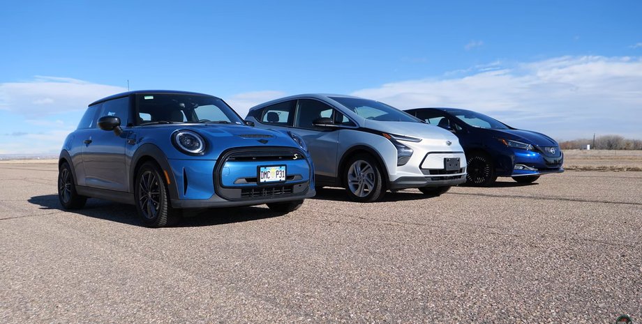MINI Cooper SE, Chevrolet Bolt, Nissan Leaf, Заезд, Гонки, Авто, Автомобили, Видео, Электромобили, Блогеры