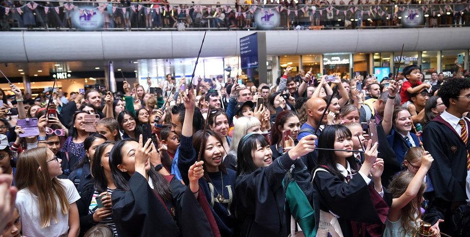 Фанаты Гарри Поттера, хогвартс экспресс, гарри поттер, поезд в хогвартс, 1 сентября