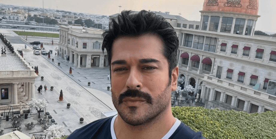 актор Бурак Озчивіт відвідав москву