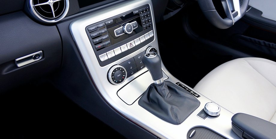 Автомобілі з якою трансмісією купують українці