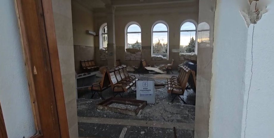 новини херсона, новини херсонщини, війна в україні, обстріл херсона, залізничний вокзал херсон