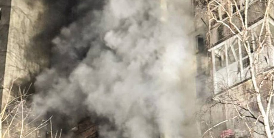 Россияне ударили по многоэтажке Ахтырке по многоэтажке Атака РФ Ахтырка