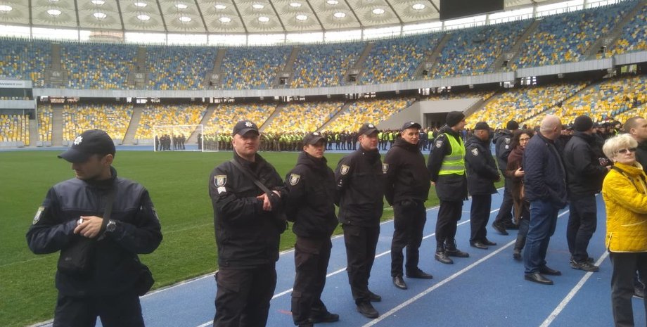 НСК Олімпійський, футбол