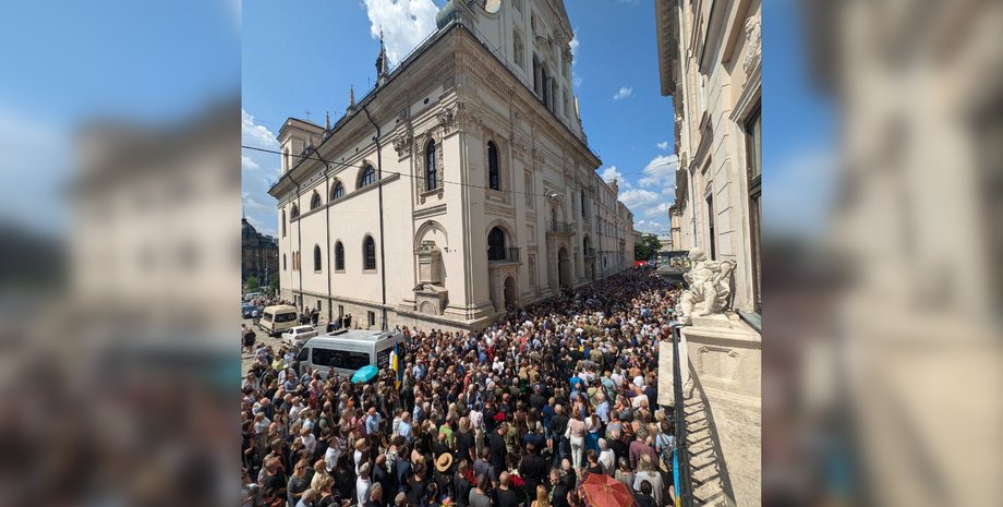 Похороны Ирины Фарион, Фарион Львов, Фарион похороны, Фарион убийство, Фарион церемония прощания, Фарион Гарнизонная церковь