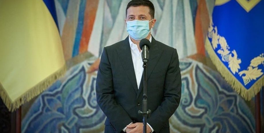 Сергей Корнийчук, Владимир Зеленский, офис президента, пистолет, Наградное оружие