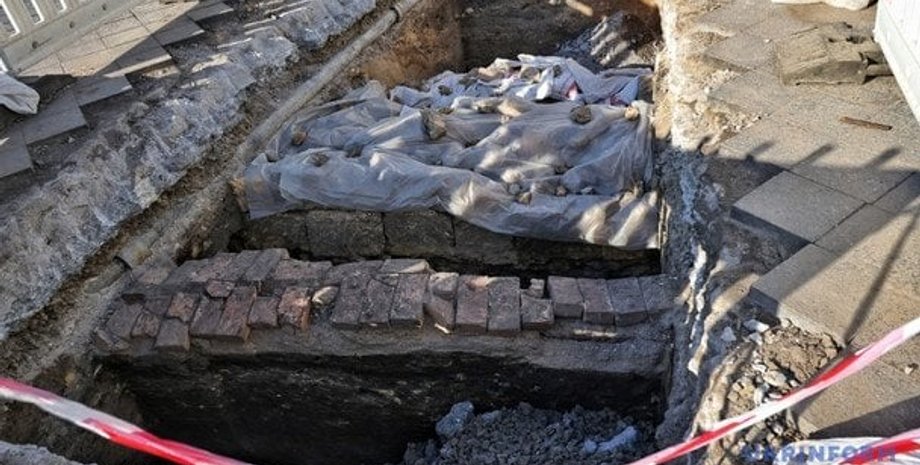 Археологічна знахідка в результаті розкопок в Одесі на Приморському бульварі