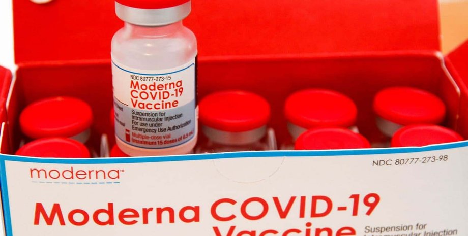 В Японии приостановили вакцинацию Moderna после выявления примесей