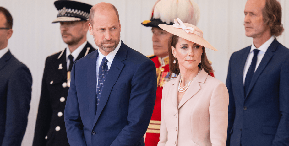 Принц Вільям та Кейт Міддлтон Принц Вільям та Кейт Міддлтон допомогли вигнати принца Ендрю з палацу