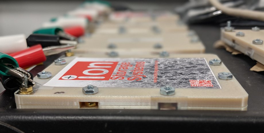 твердотельная батарея